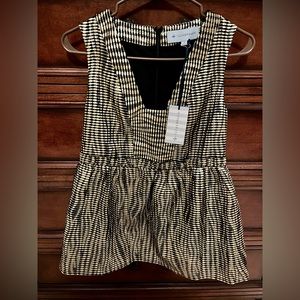 Tuckernuck black and gold size small